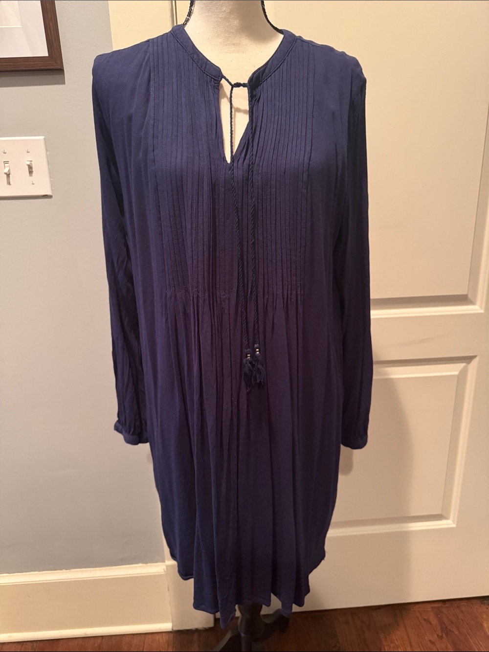 Old Navy Navy Long-Sleeve Pintuck Tunic Dress